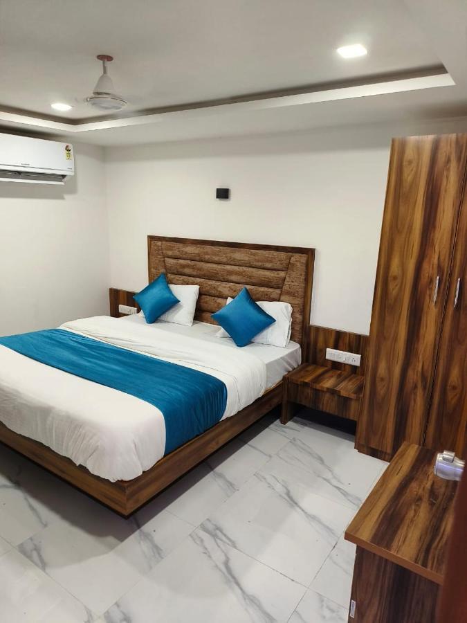 Hotel Ozone,Ahmedabad Exterior photo