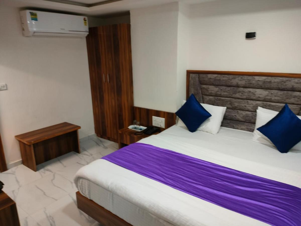 Hotel Ozone,Ahmedabad Exterior photo