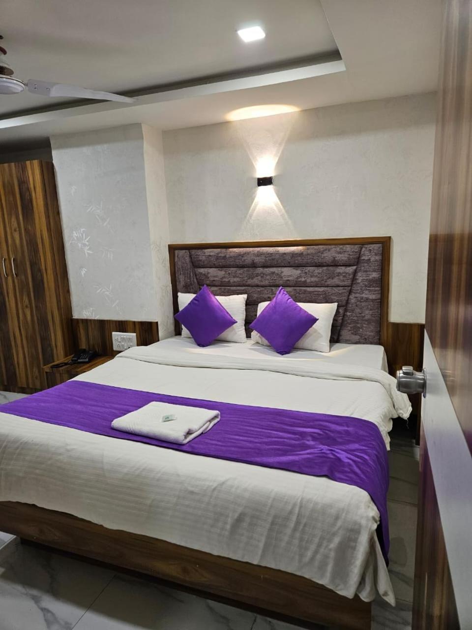 Hotel Ozone,Ahmedabad Exterior photo
