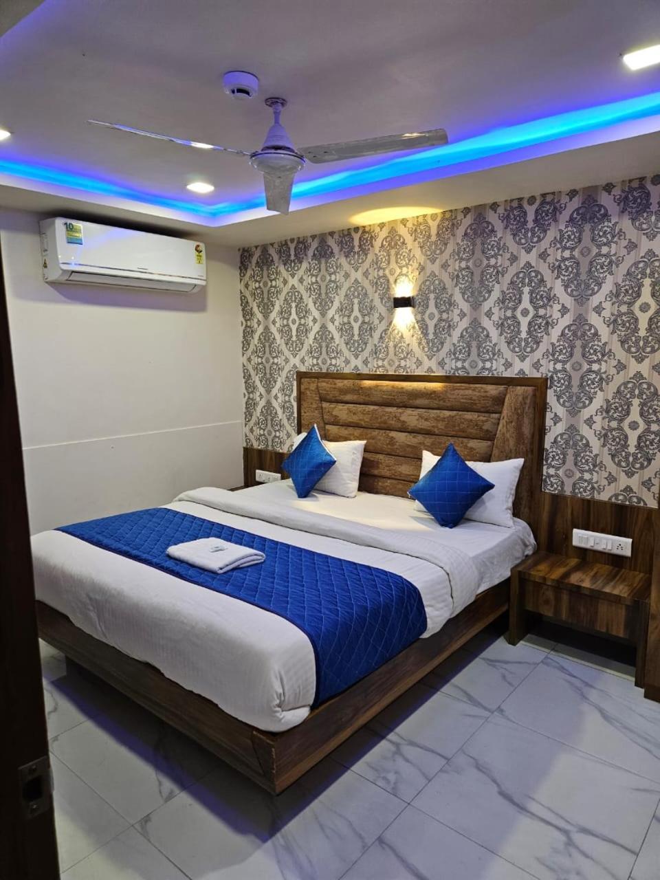 Hotel Ozone,Ahmedabad Exterior photo