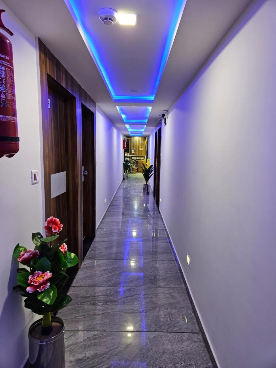 Hotel Ozone,Ahmedabad Exterior photo