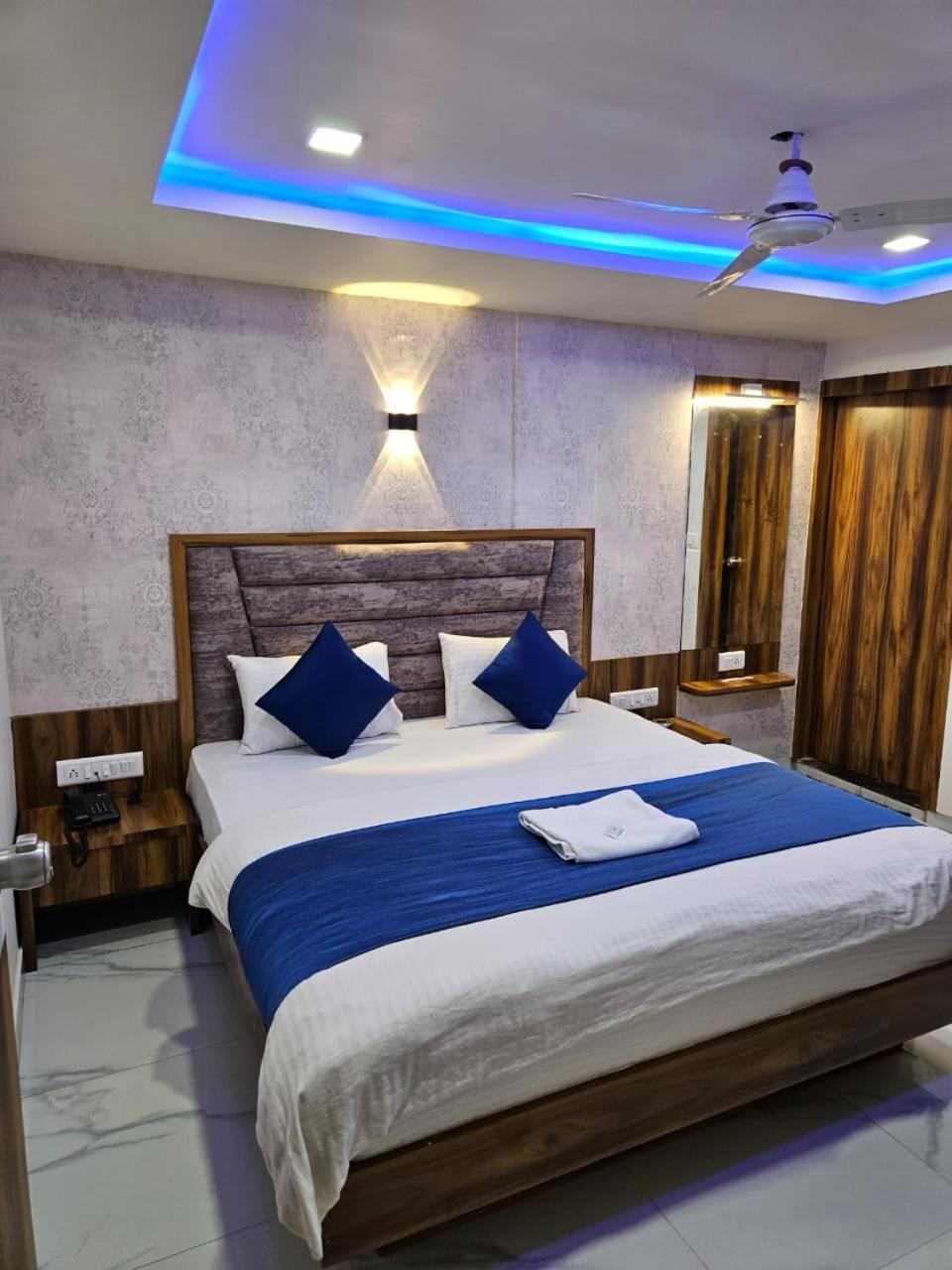 Hotel Ozone,Ahmedabad Exterior photo
