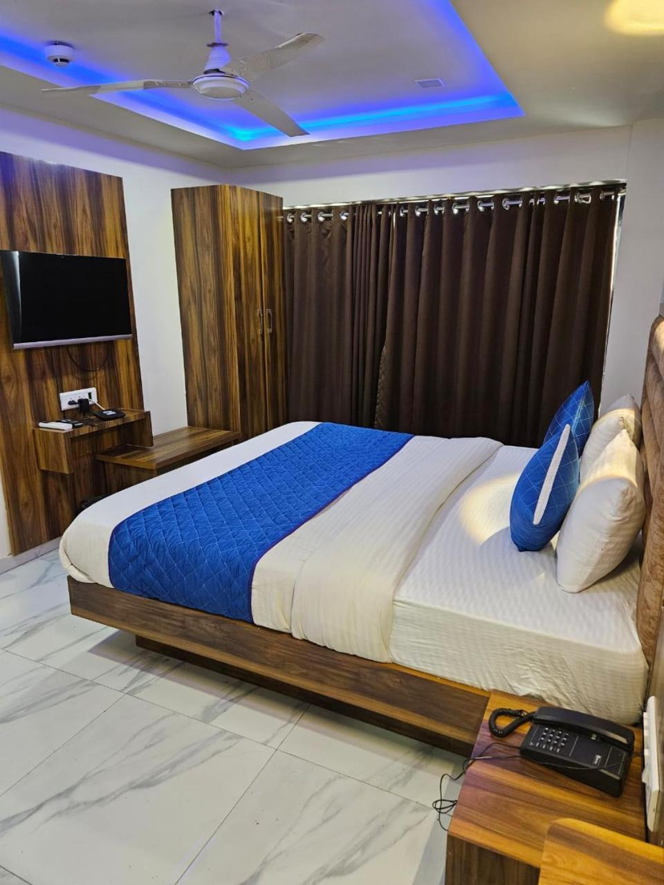 Hotel Ozone,Ahmedabad Exterior photo